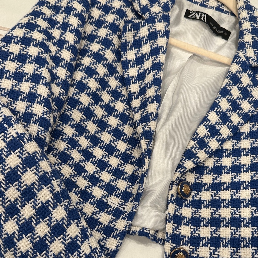 Zara Women's Blue and White Checkered Blazer - Picture 4 of 6